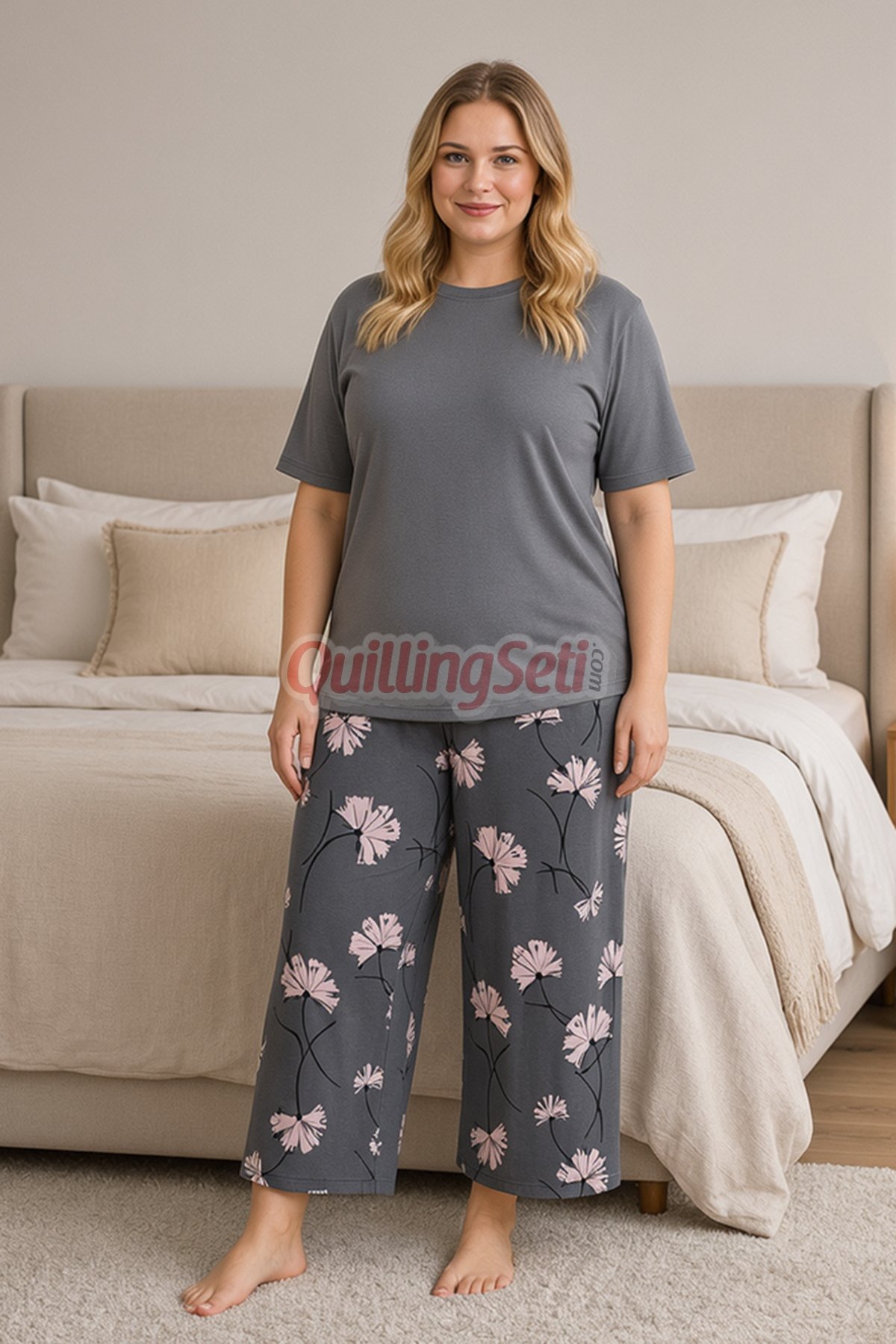 Gri Renk, Çiçek Desenli 10739 Pamuklu Büyük Beden Kapri Anne Pijama Takımı Gri Renk, Çiçek Desenli 10739 Pamuklu Büyük Beden Kapri Anne Pijama Takımı