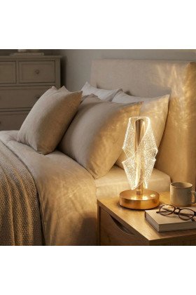 Çapraz Kavisli Ters Kristal Simli LED Masa Lambası – Gold Gövdeli, Dokunmatik, 3 Kademe Işık Ayarlı Şarjlı Dekoratif Lamba