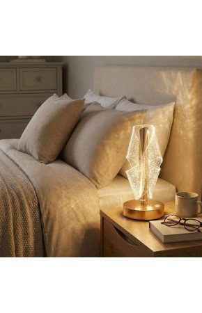 Çapraz Kavisli Ters Kristal Simli LED Masa Lambası – Gold Gövdeli, Dokunmatik, 3 Kademe Işık Ayarlı Şarjlı Dekoratif Lamba
